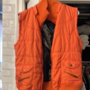 🩷Vibrant Orange Quilted Vest 🩷